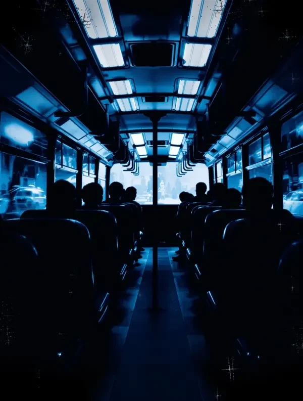 短剧《最后一站：夜班公交》竖版封面，悬疑题材